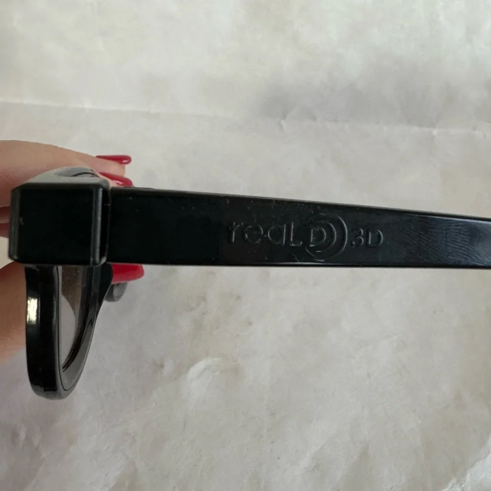RealD Technology 3D Polarized Glasses for TV/Movies/Cinema/HD EUC $15